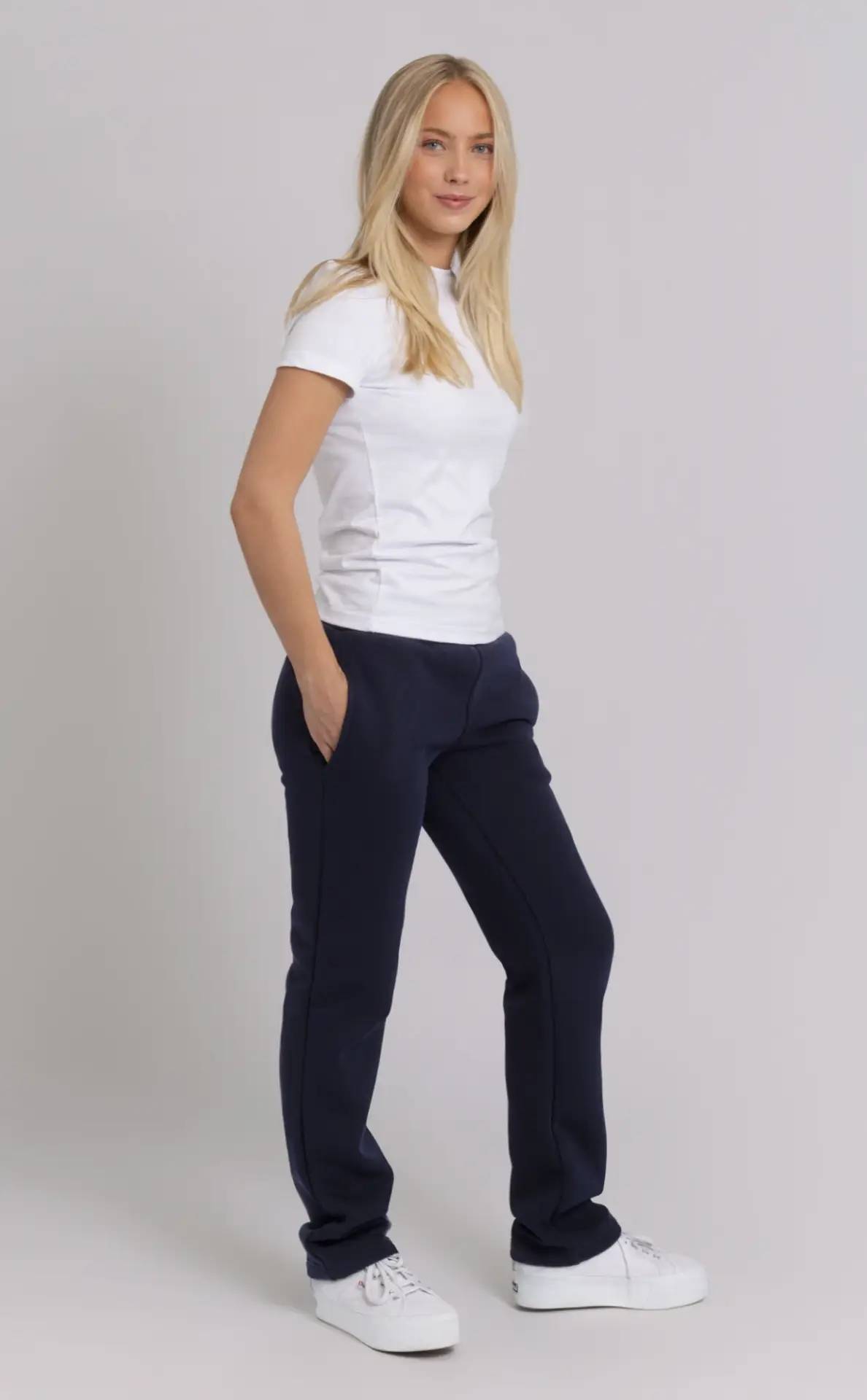 dame marine joggebukse foran
